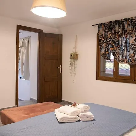 Alexandras Guesthouse Neos Panteleimonas Exterior photo